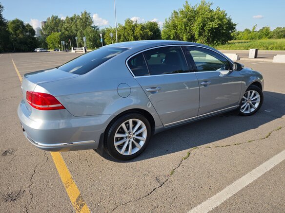 2011 Volkswagen Passat B7, серый, 1400000 рублей - вид 5