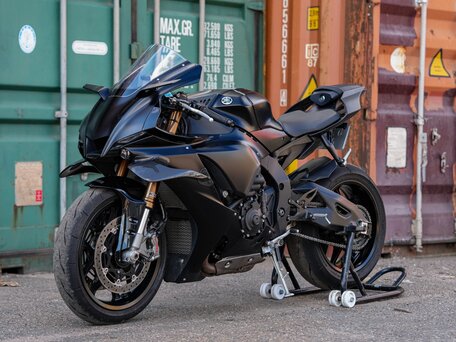 2025 Yamaha YZF-R1, чёрный, 2050000 рублей, вид 2