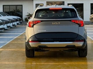2025 Kia Sportage V Рестайлинг, серый, 3428000 рублей, вид 4
