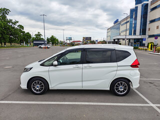 2018 Honda Freed II, белый, 1630000 рублей, вид 5