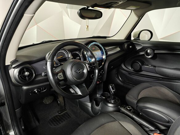 2022 Mini Hatch Cooper III (F55/F56) Рестайлинг 2, серый, 2600000 рублей - вид 11