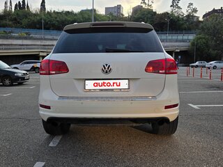 2011 Volkswagen Touareg II, белый, 1850000 рублей, вид 2