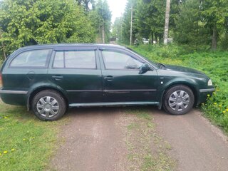 2002 Skoda Octavia I (A4) Рестайлинг, зелёный, 265000 рублей, вид 2