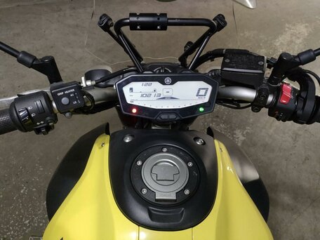 2015 Yamaha MT-07 (FZ-07), жёлтый, 699000 рублей, вид 5