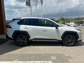 2022 Toyota RAV4 V (XA50), белый, 2990000 рублей, вид 4