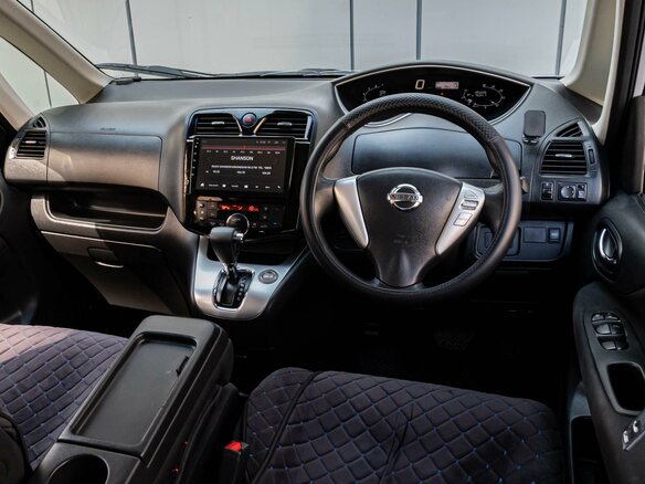 2015 Nissan Serena IV (C26), серый - вид 5