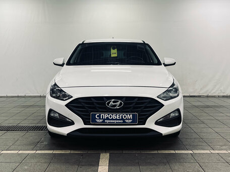 2023 Hyundai i30 III Рестайлинг 2, белый, 1650000 рублей, вид 2