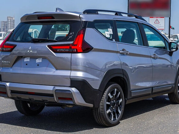 2025 Mitsubishi Xpander Cross I Рестайлинг 2, серебристый, 2850000 рублей - вид 5