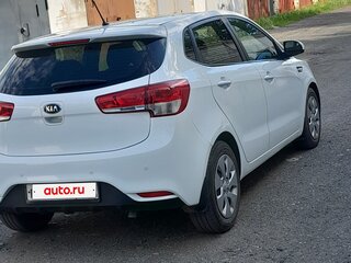 2016 Kia Rio III Рестайлинг, белый, 1180000 рублей, вид 3