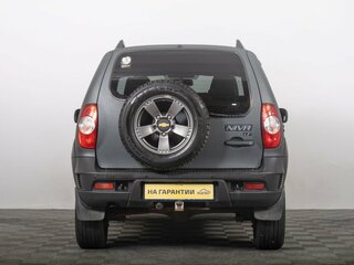 2018 Chevrolet Niva I Рестайлинг, серый, 869000 рублей, вид 4