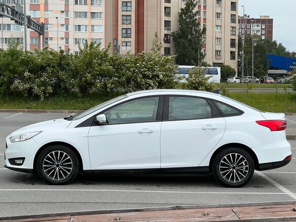 2018 Ford Focus III Рестайлинг, белый, 850000 рублей - вид 4