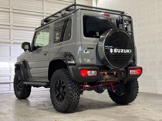2023 Suzuki Jimny Sierra IV, серебристый, 1576911 рублей, вид 5