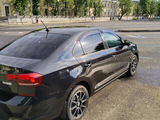 2021 Volkswagen Polo VI, чёрный, 1780000 рублей, вид 4