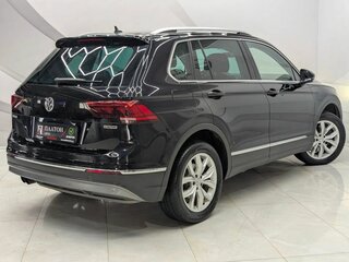 2019 Volkswagen Tiguan II, чёрный, 2765000 рублей, вид 4