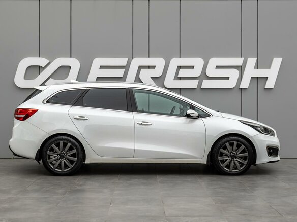 2017 Kia Ceed II Рестайлинг, белый - вид 4