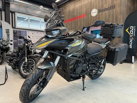 2026 QJMotor SRT 900 SX, чёрный, 949000 рублей, вид 2