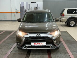 2019 Mitsubishi Outlander III Рестайлинг 3, коричневый, 1950000 рублей, вид 3