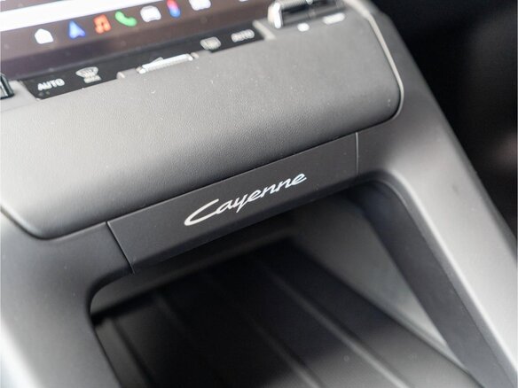 2026 Porsche Cayenne S Electric Coupé IV, чёрный, 25630000 рублей - вид 32