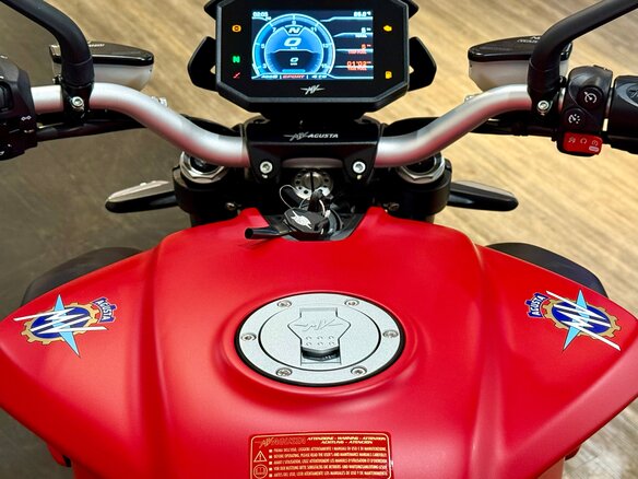 2026 MV Agusta Brutale 800, красный, 1680000 рублей - вид 7