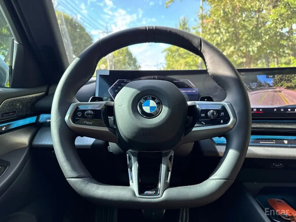 2026 BMW 5 серии 530i xDrive VIII (G60/G61/G68), серый, 8900000 рублей - вид 8