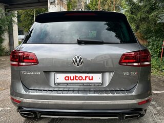 2017 Volkswagen Touareg II Рестайлинг, серый, 3500000 рублей, вид 4