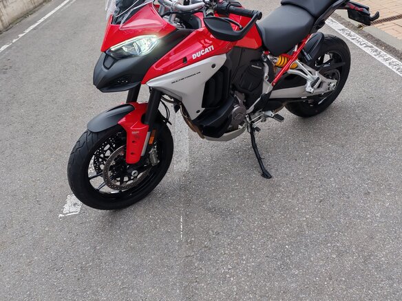 2021 Ducati Multistrada V4, красный, 2000000 рублей - вид 1