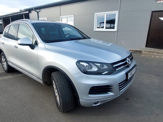 2011 Volkswagen Touareg II, серебристый, 2800000 рублей, вид 4