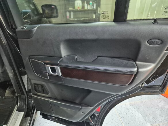 2009 Land Rover Range Rover III Рестайлинг, чёрный, 1350000 рублей - вид 14