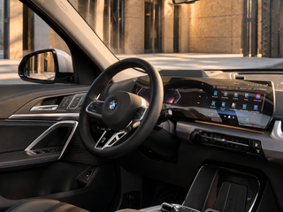 2026 BMW X1 Long 25Li xDrive III (U11/U12), чёрный, 5470000 рублей, вид 3