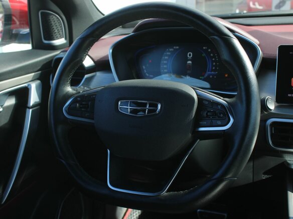 2023 Geely Coolray I, красный, 1815000 рублей - вид 16