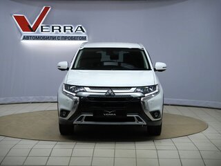 2019 Mitsubishi Outlander III Рестайлинг 3, белый, 2190000 рублей, вид 2