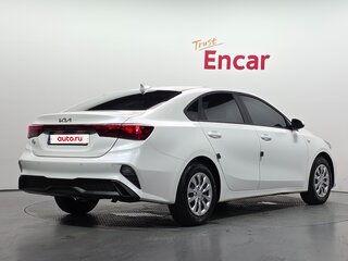 2023 Kia K3 II Рестайлинг, белый, 1350000 рублей, вид 3