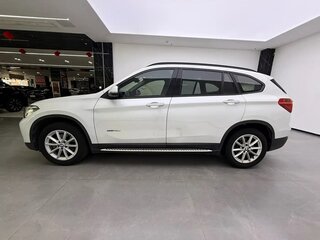 2016 BMW X1 18i sDrive II (F48), белый, 1600000 рублей, вид 3