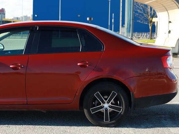 2008 Volkswagen Jetta V, красный, 450000 рублей - вид 9