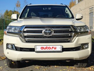 2018 Toyota Land Cruiser 200 Series Рестайлинг 2, белый, 5900000 рублей, вид 2