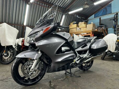 2004 Honda ST 1300, серый, 690000 рублей, вид 2