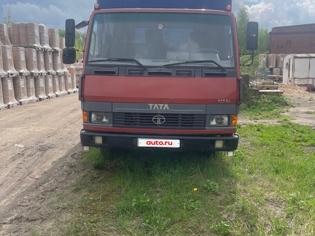 2010 TATA 613, красный, 2000000 рублей, вид 1