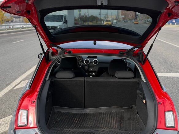 2010 Audi A1 I (8X), красный, 890000 рублей - вид 7