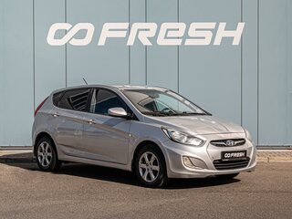 2013 Hyundai Solaris I, серебристый, 675000 рублей, вид 1