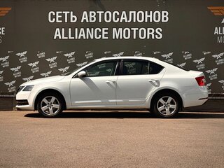 2019 Skoda Octavia III (A7) Рестайлинг, белый, 1085000 рублей, вид 4