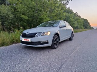 2018 Skoda Octavia III (A7) Рестайлинг, белый, 1090000 рублей, вид 1