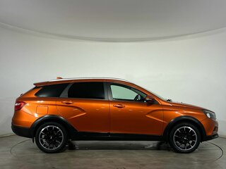2018 Lada (ВАЗ) Vesta SW Cross I, оранжевый, 945000 рублей, вид 5