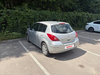 2010 Nissan Tiida I Рестайлинг, серебристый, 800000 рублей, вид 2