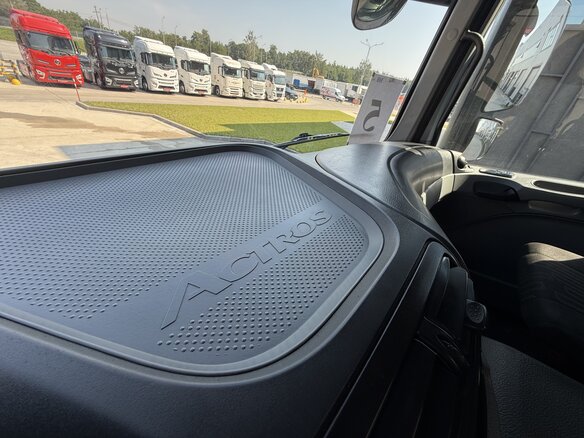 2018 Mercedes-Benz Actros, красный, 9980000 рублей - вид 19