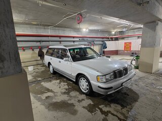 1990 Toyota Crown VIII (S130), серый, 550000 рублей, вид 2