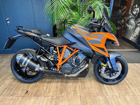 2023 KTM 1290 Super Duke GT, оранжевый, 1728000 рублей, вид 1