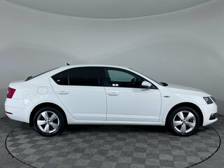2019 Skoda Octavia III (A7) Рестайлинг, белый, 2170000 рублей, вид 4