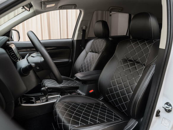 2022 Mitsubishi Outlander III Рестайлинг 3, белый, 2800000 рублей - вид 17