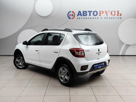2018 Renault Sandero Stepway II Рестайлинг, белый, 935000 рублей, вид 2
