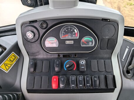 2018 Caterpillar 428F2, жёлтый, 5850000 рублей, вид 3